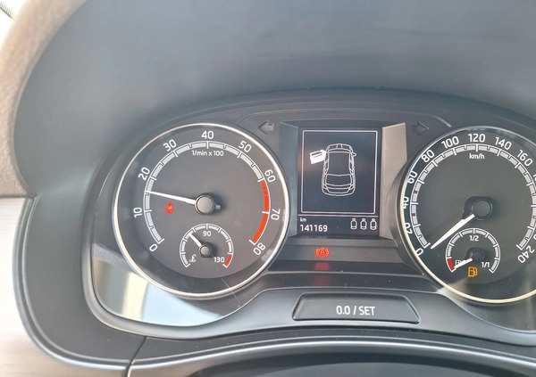 Skoda Fabia cena 39000 przebieg: 141000, rok produkcji 2020 z Busko-Zdrój małe 137